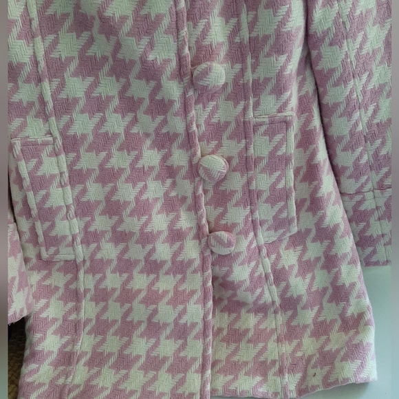 Pink and white houndstooth lined pea coat - Picture 2 of 11